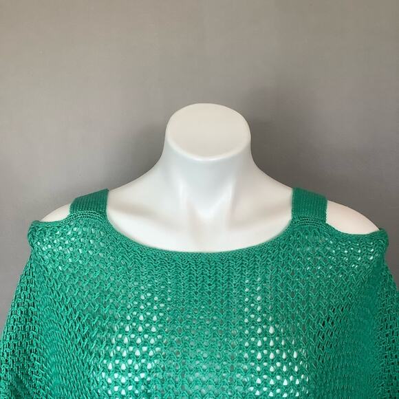 Knitted Cold Shoulder Batwing Sweater - Picture 3 of 9